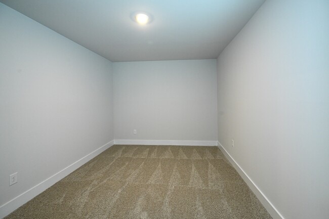 Building Photo - 111 S Grassland Rd