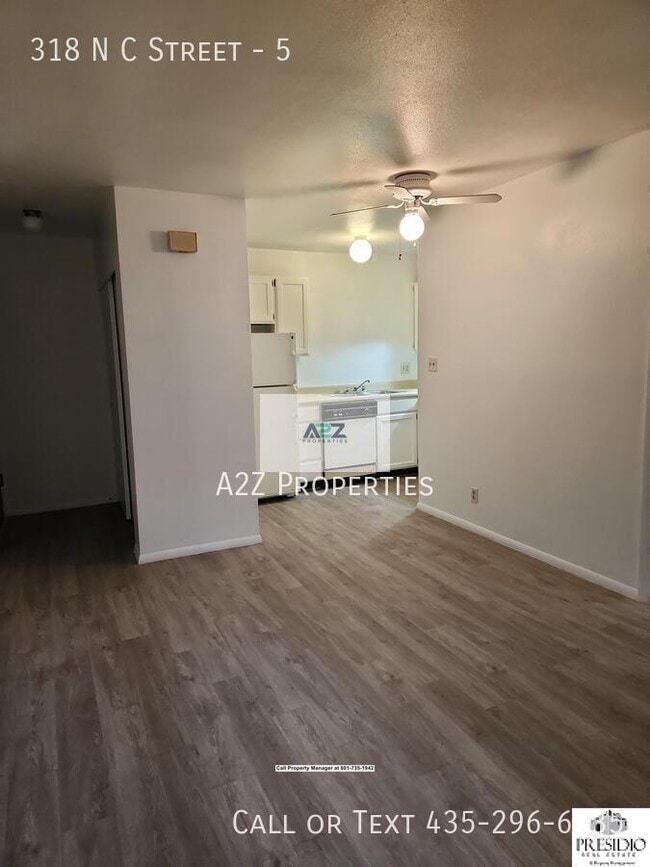 Building Photo - 318 N Center St