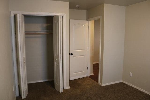 Building Photo - Henderson Center Gorgeous!  Executive Home, Beautiful finishes