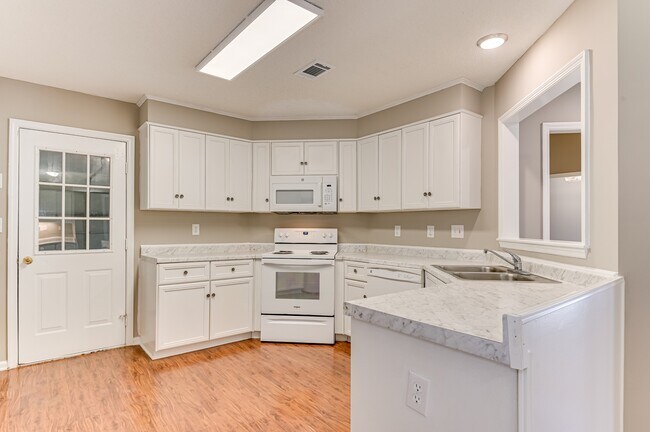 Building Photo - 208 Stonington Dr