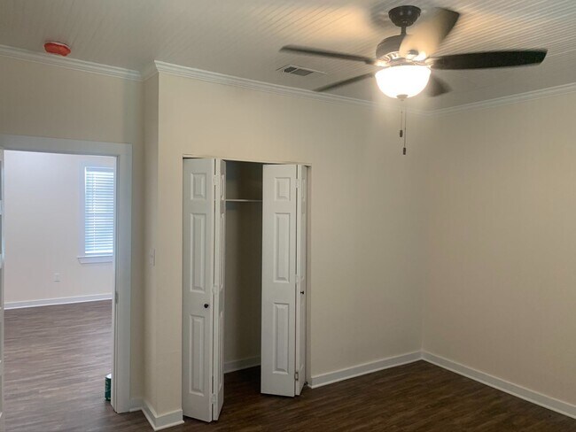 Building Photo - 2 Bedroom House in Port Allen