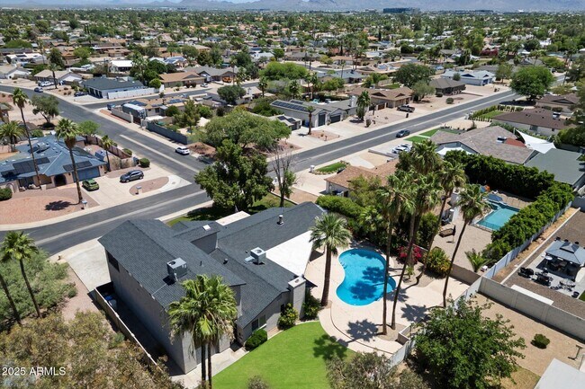 Building Photo - 5751 E Ludlow Dr