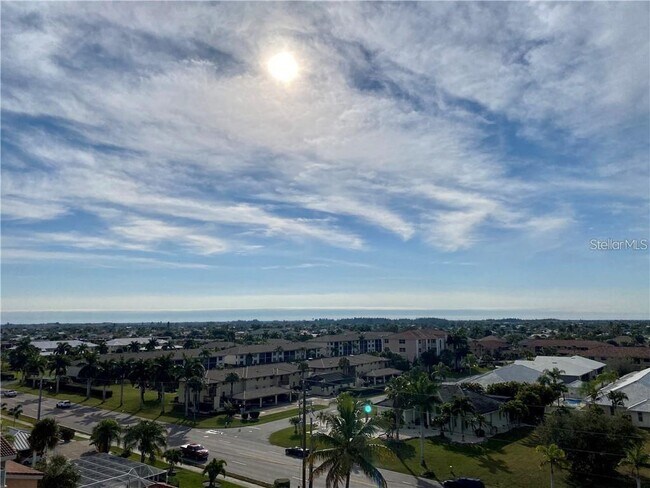 Building Photo - 1500 Park Beach Cir