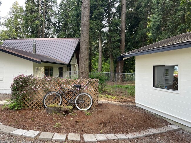 Building Photo - Charming 2-Bedroom Retreat in Ferndale