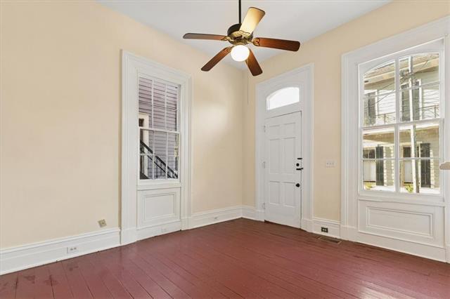 Building Photo - 3329 Dauphine St