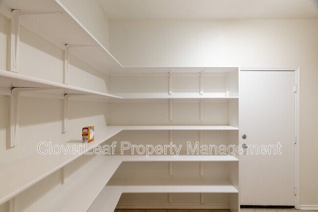 Building Photo - 11626 Kintbury