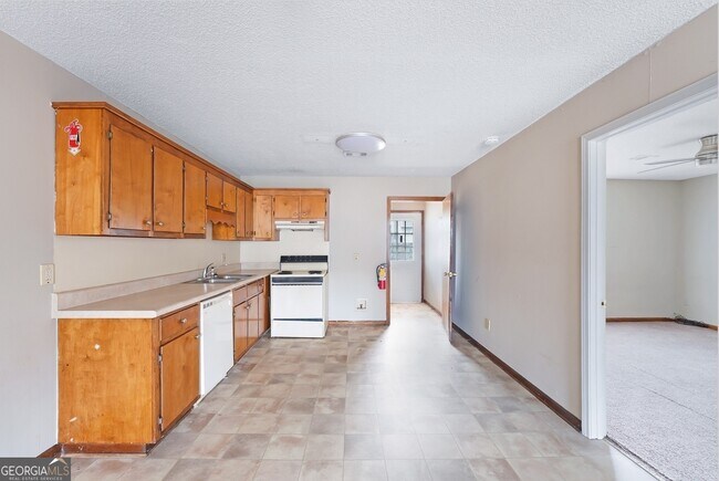 Building Photo - 124 Evergreen Trail SE