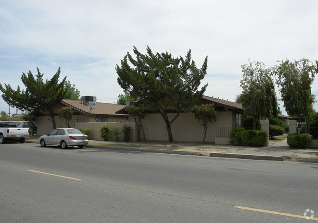 Building Photo - 101 Kings Ave