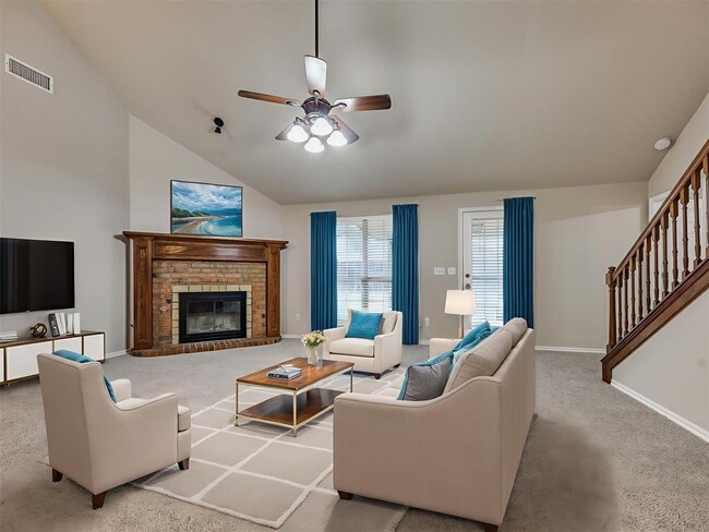 Building Photo - 1605 SW 33RD St