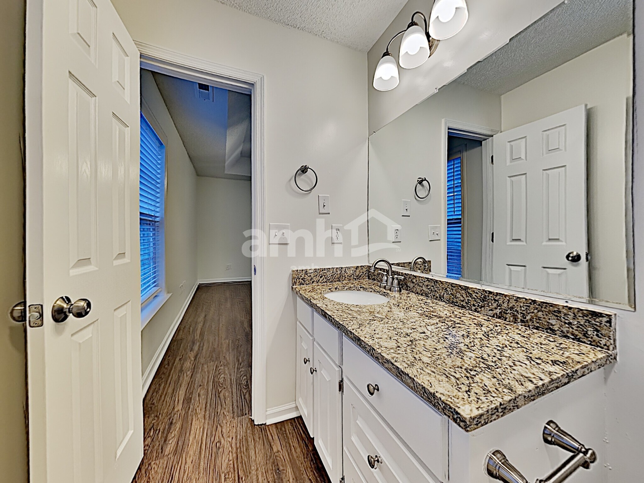 Building Photo - 107 Cotillion Crescent