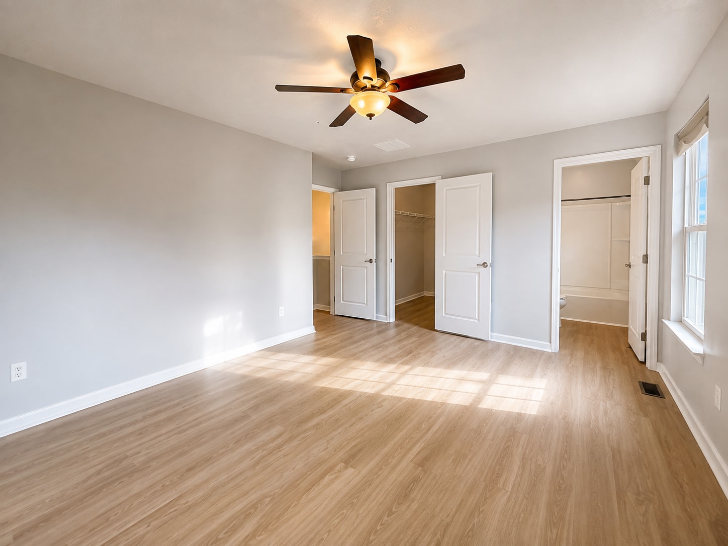 Building Photo - 1502 Pointe View Dr
