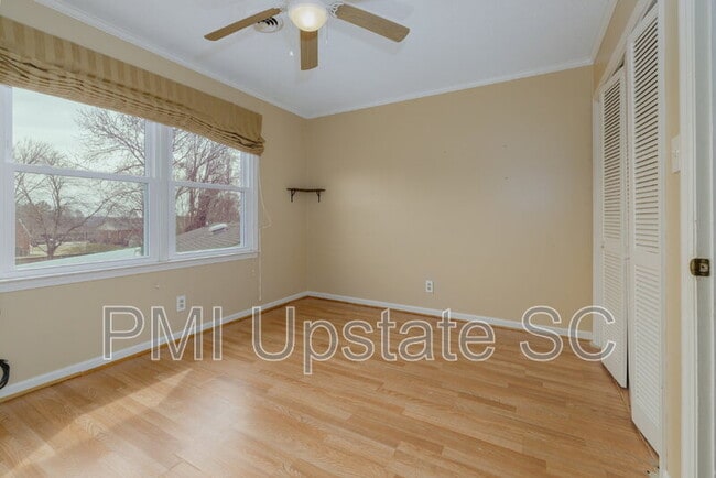 Building Photo - 103 Avondale Dr