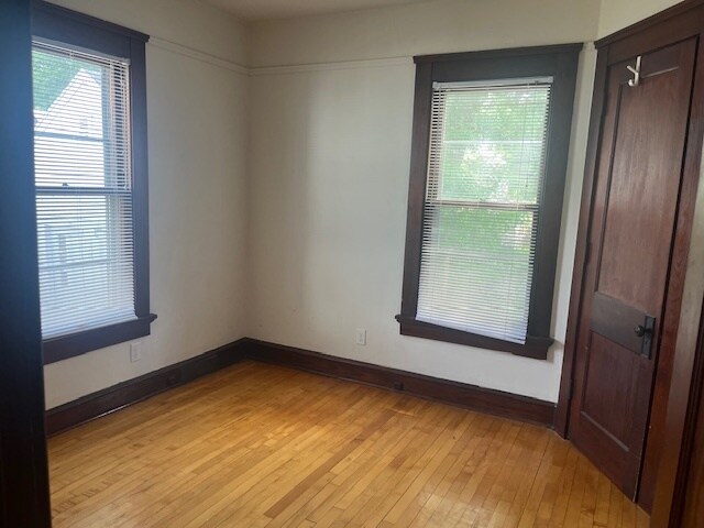 Building Photo - 455 Jean St