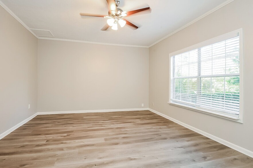 Building Photo - 3035 Wellcrest Dr NW