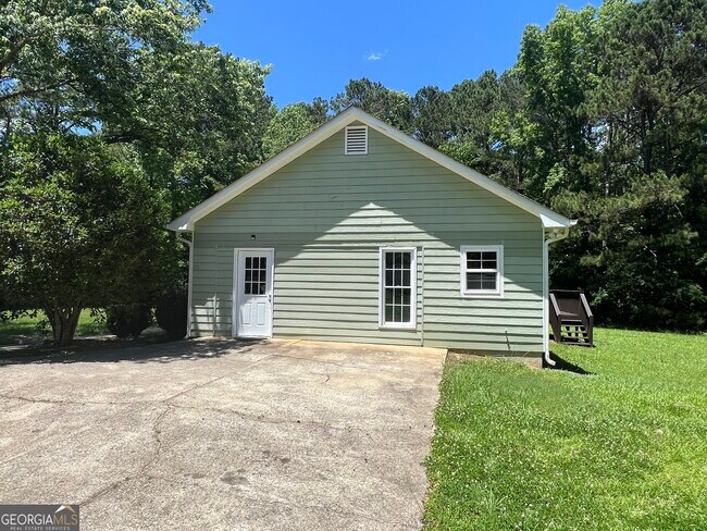 Building Photo - 745 Mt Bethel Rd