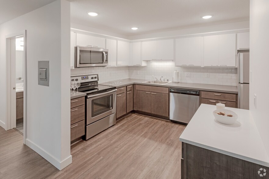 The Markham 2730 Hazelwood St Saint Paul MN 55109 Apartment Finder