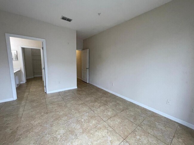 Building Photo - 3355 S Kirkman Rd