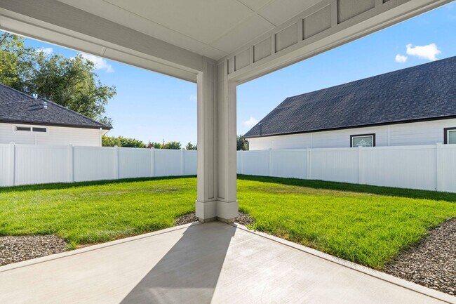 Building Photo - GORGEOUS 3bd/2.5ba Payette Duplex w/Modern construction, pristine condition, and ready for you!