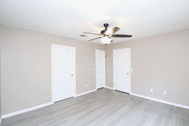 Building Photo - Beautiful Milton Home Near Whiting Field –...