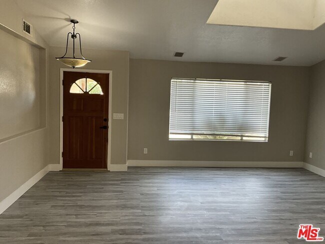 Building Photo - 9248 Camphor Tree Ct