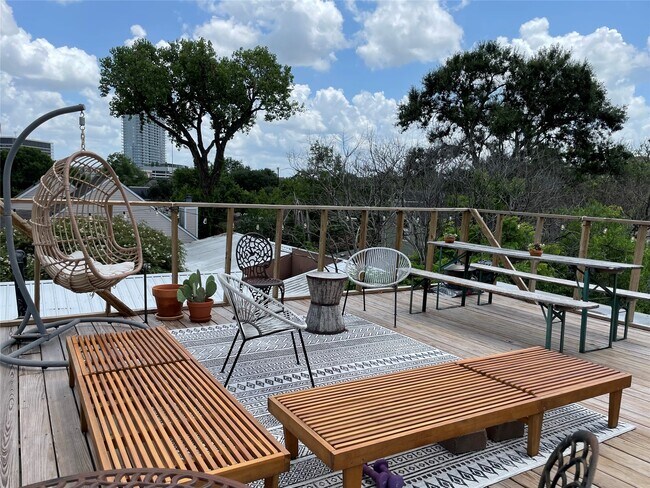 Building Photo - 429 Hawthorne St