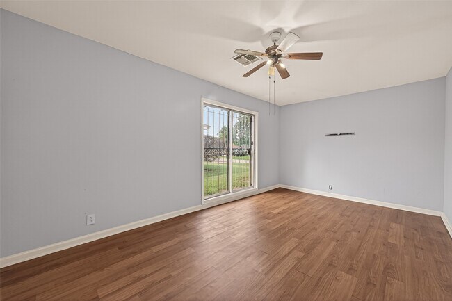 Building Photo - 10506 Buffum St