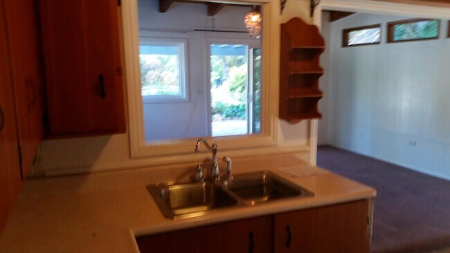 Building Photo - 1147 Bonilla Dr