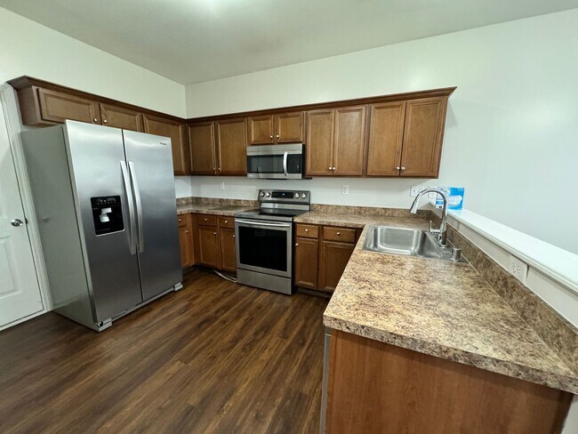 Building Photo - Beautiful 4 Bedroom in Kearney Ridge