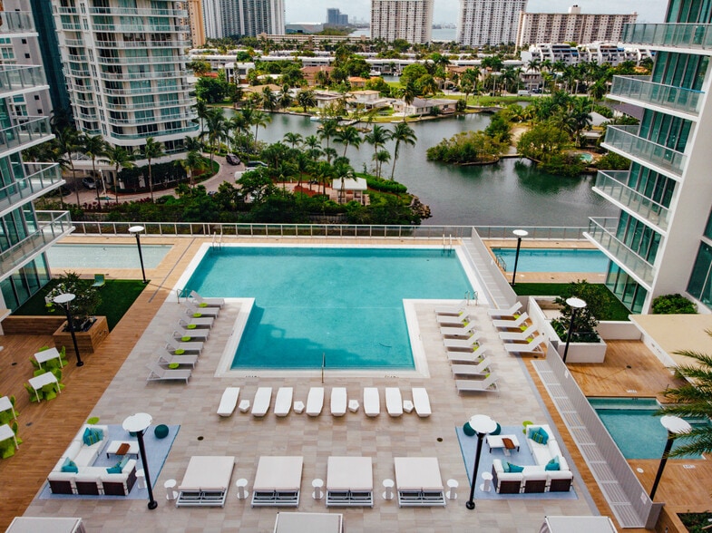 Building Photo - 330 Sunny Isles Blvd