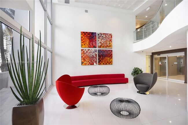 Building Photo - 5701 Collins Ave