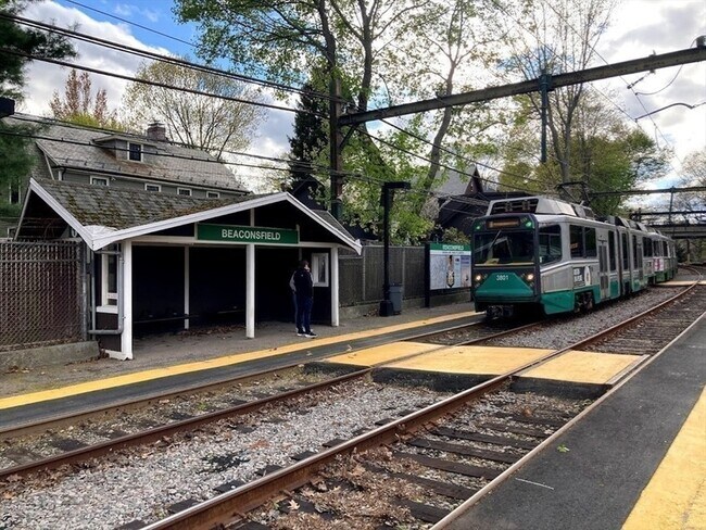 Building Photo - 36 Beaconsfield Rd