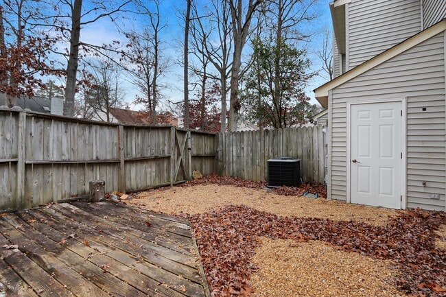 Building Photo - 101 Kingsbridge Ln