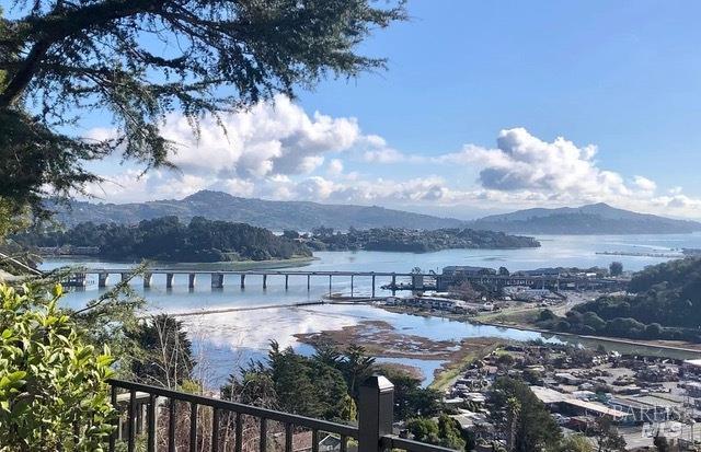 Building Photo - 201 Cleveland Ct