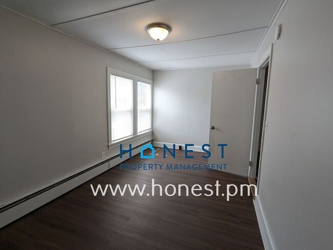 Building Photo - 110 Silver St