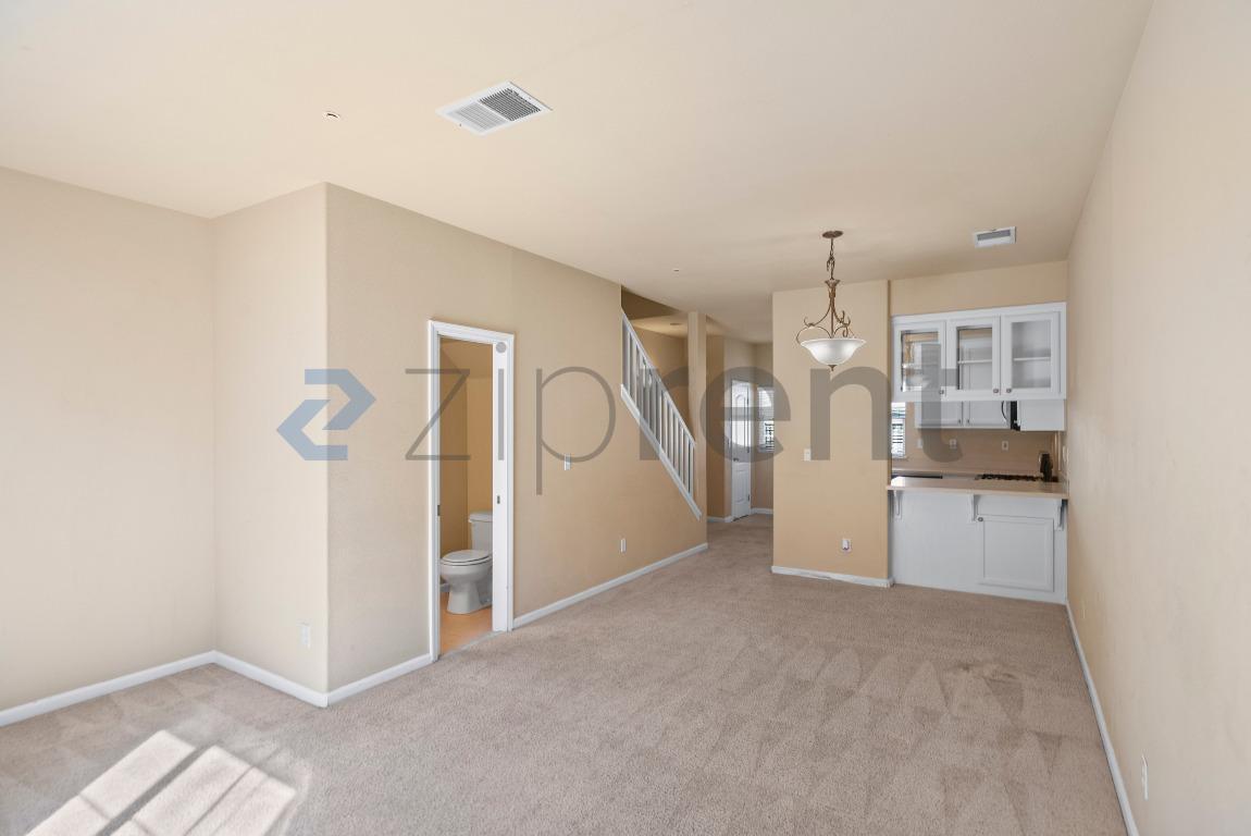 Building Photo - 20 Ashford Pl