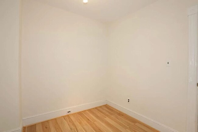 Building Photo - 2153 Newport Pl NW