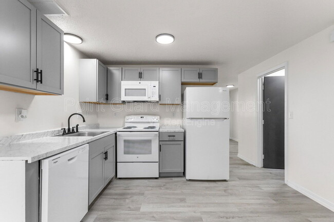 Building Photo - 1810 S Cleveland Ave