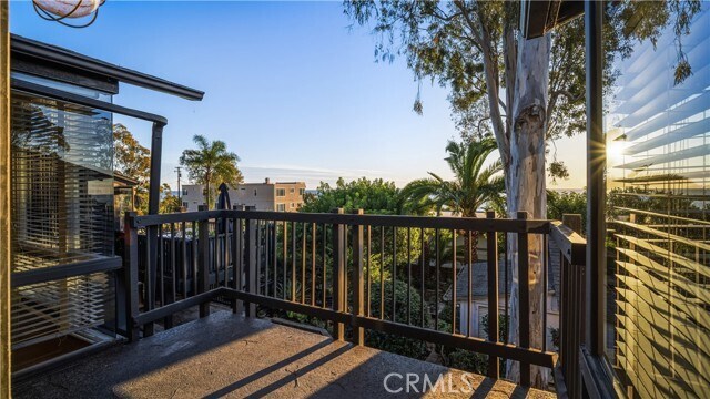 Building Photo - 2101 Glenneyre St