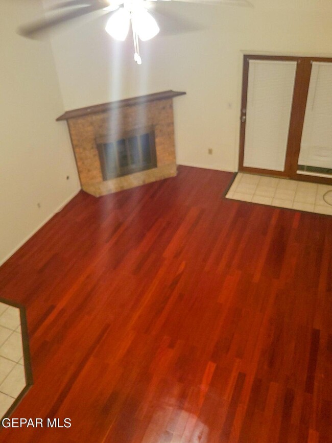 Building Photo - 10910 Highwood Way