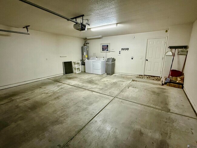 Building Photo - 10685 Calle Raquel