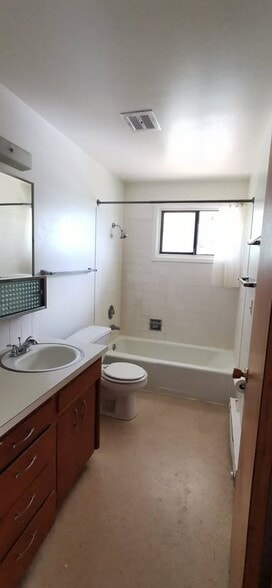 Bathroom - 1340 NW Kenny Dr