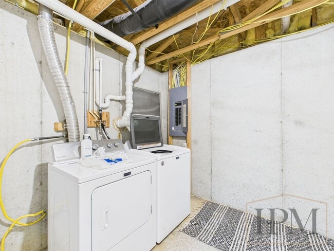 Building Photo - Available Now!- 3 Bedroom Home in Eastern ...