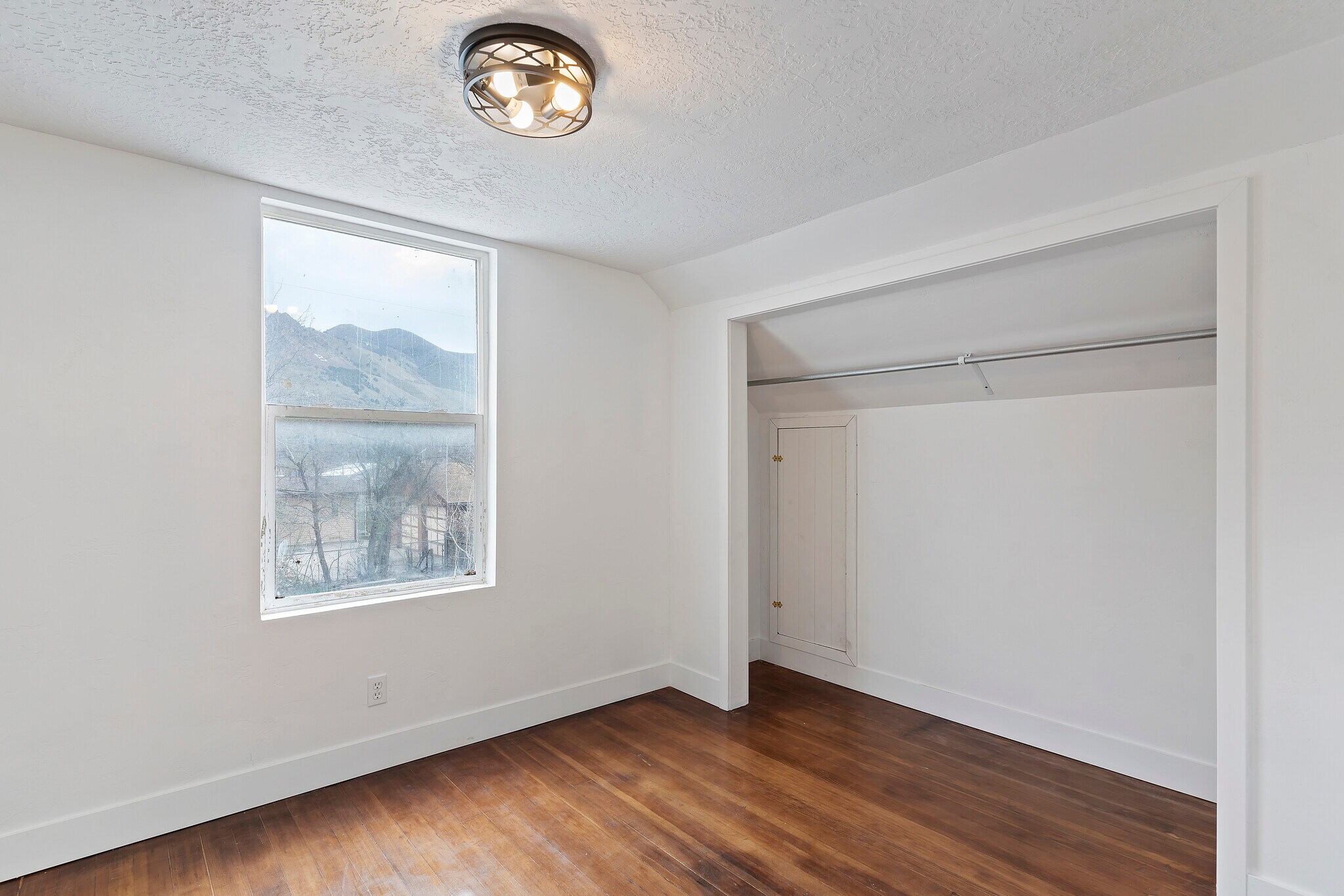 Building Photo - 678 N 100 E
