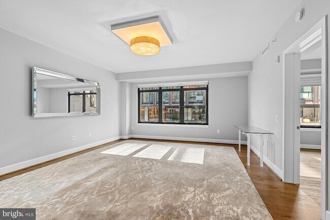 Building Photo - 7171 Woodmont Ave