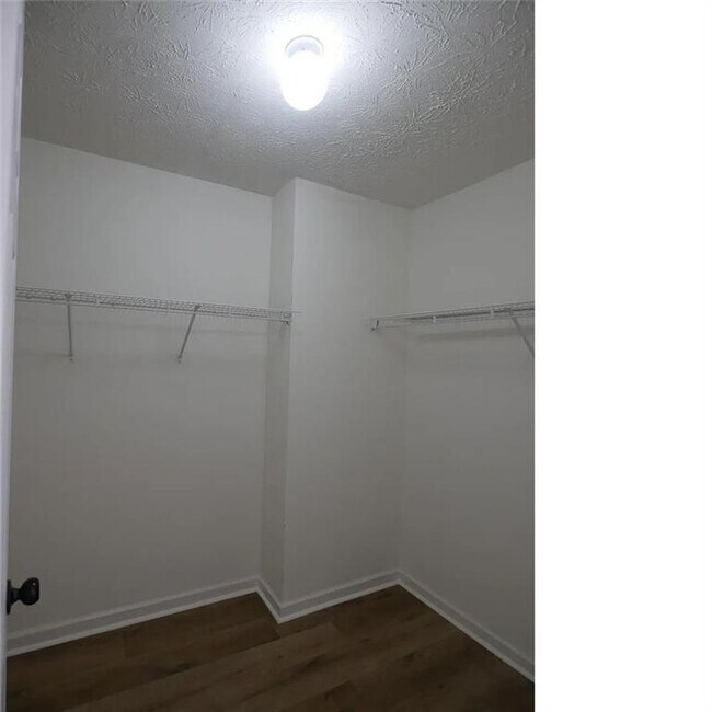 Building Photo - 5440 Windcrest Ln