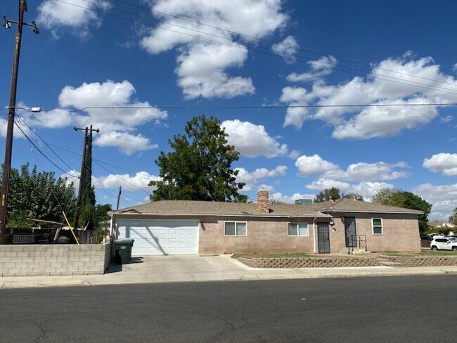 Building Photo - 309 Griffiths St