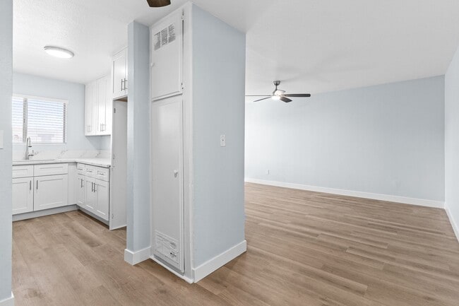 Interior Photo - 273 S Bonnie Brae St