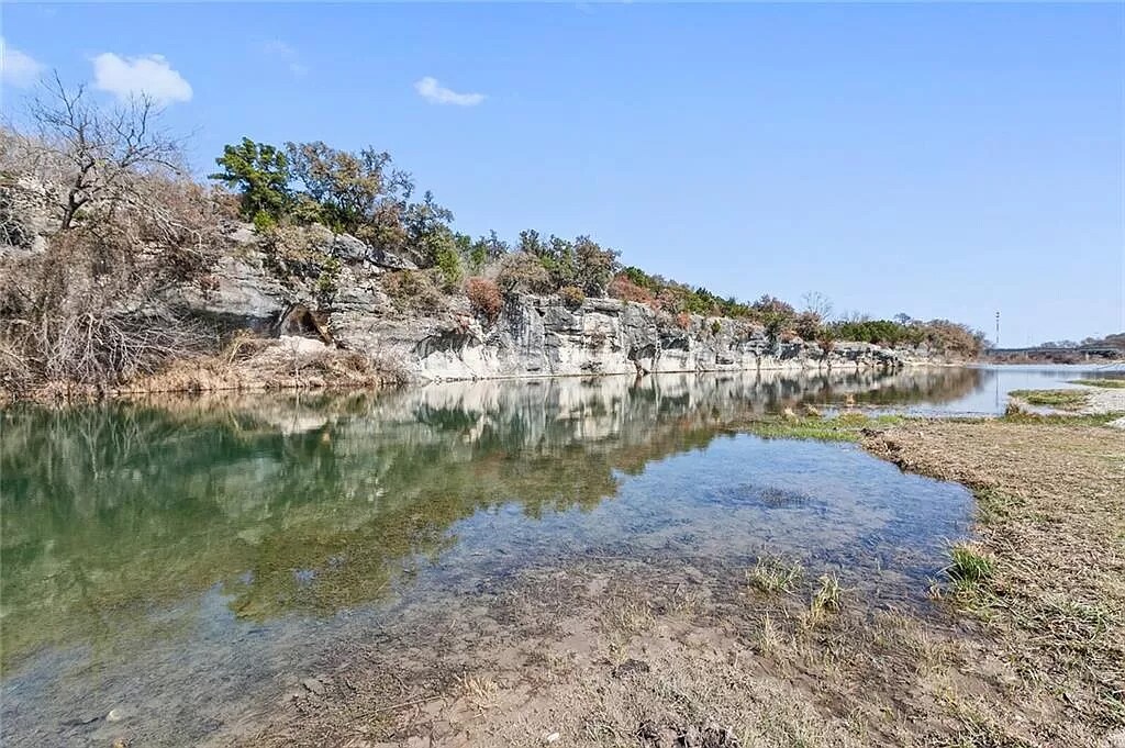 Building Photo - 205 Scenic Dr