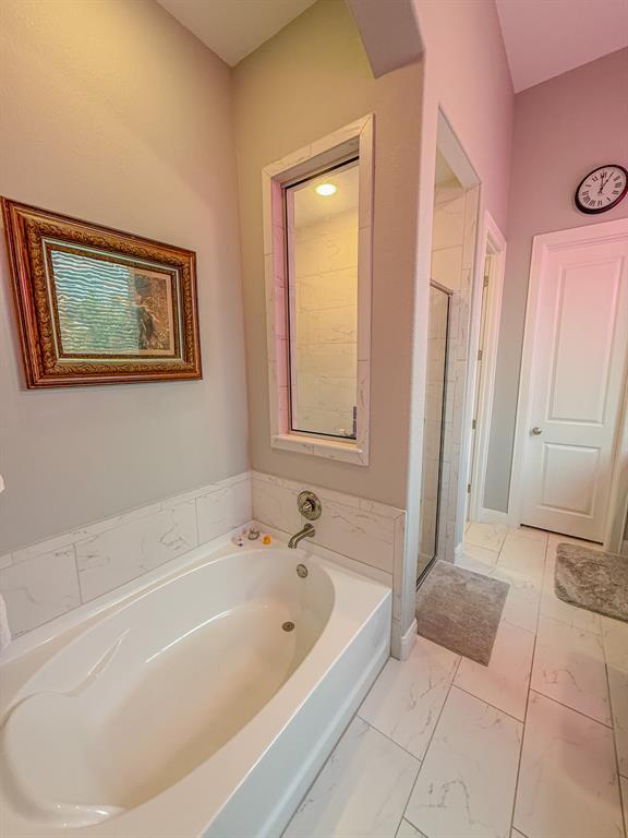 Building Photo - 128 Regents Ln