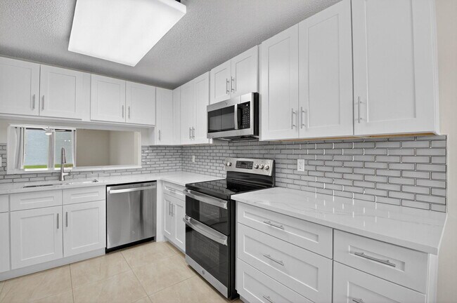 Building Photo - 5574 Witney Dr